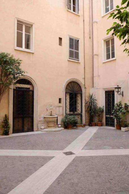 Beautiful Apartment Next To Piazza Di Spagna Rome Extérieur photo
